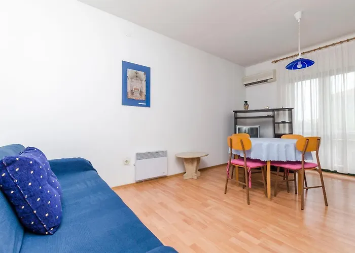 Katja * 特罗吉尔